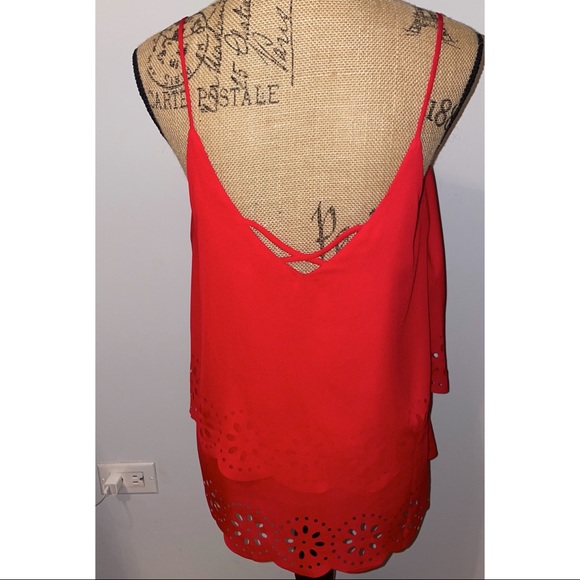 Red scallop tank top - Picture 3 of 4